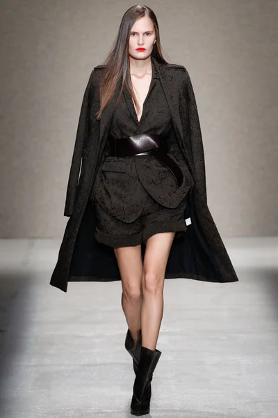 Look 17